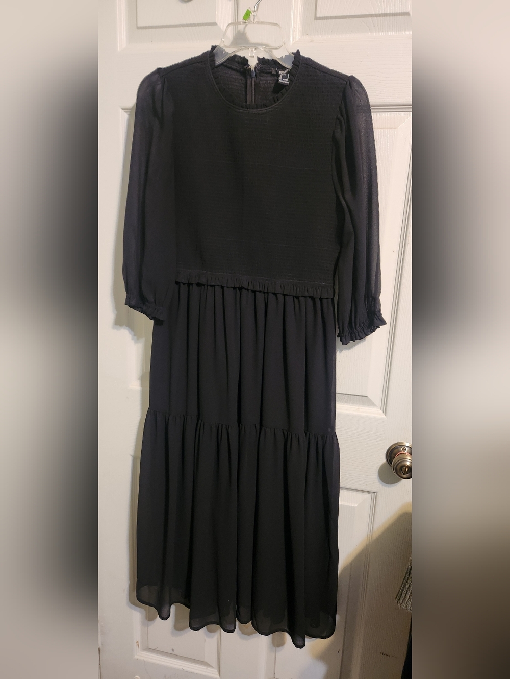 Women's Black Tiered Long Sleeve Midi Dress